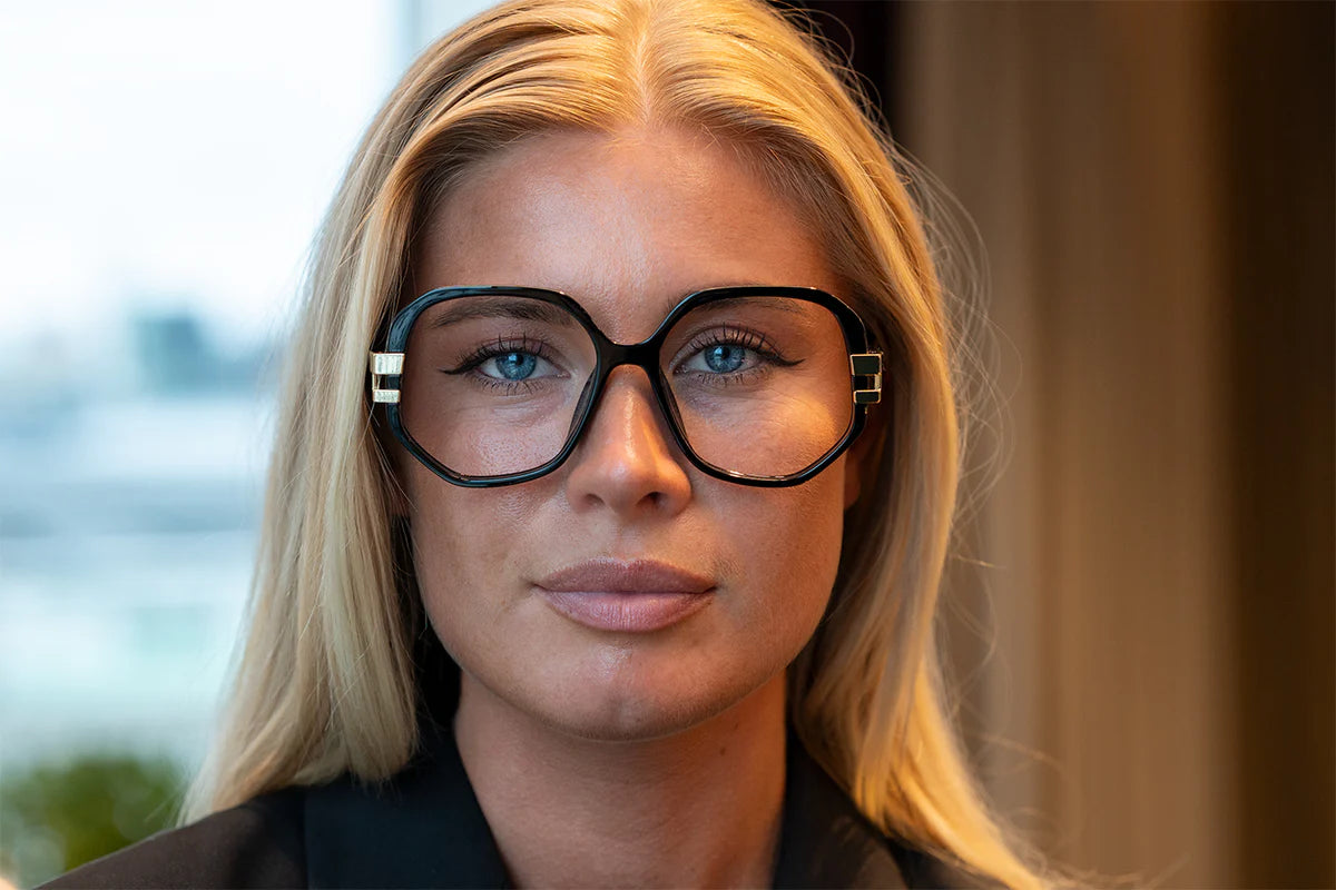 AMIE   SOLID BLACK READING GLASSES
