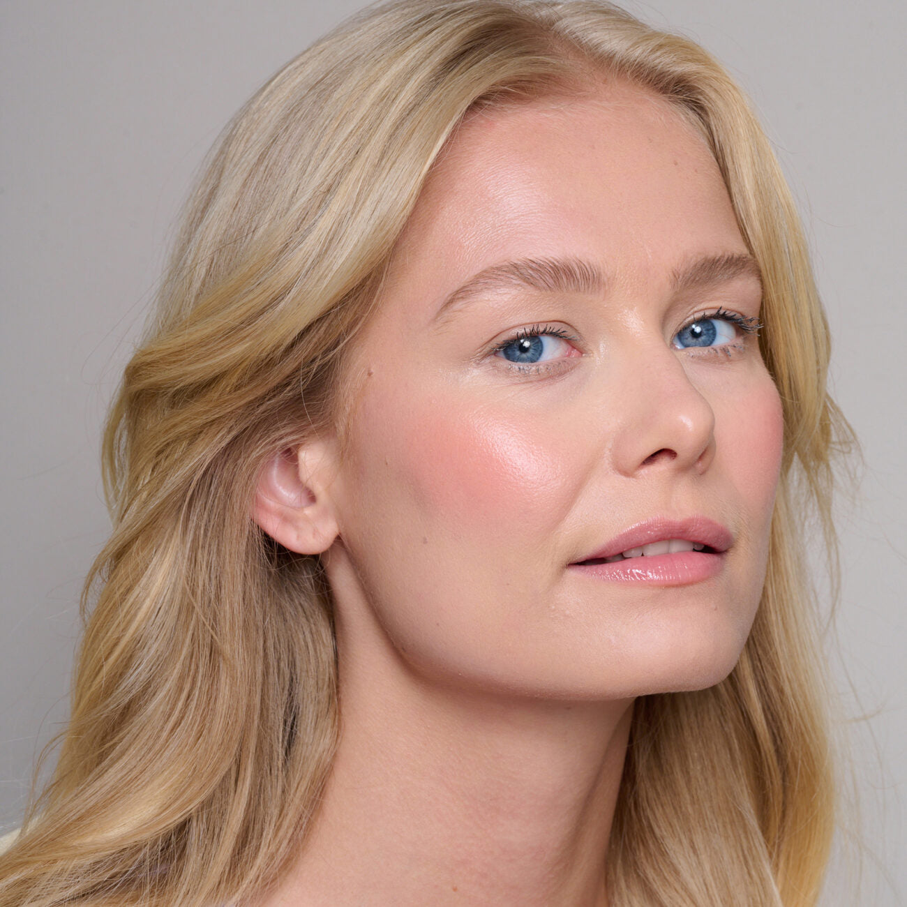 Mii Cheek Veil Liquid Blush - Radiance 03 Soft Warm Peach